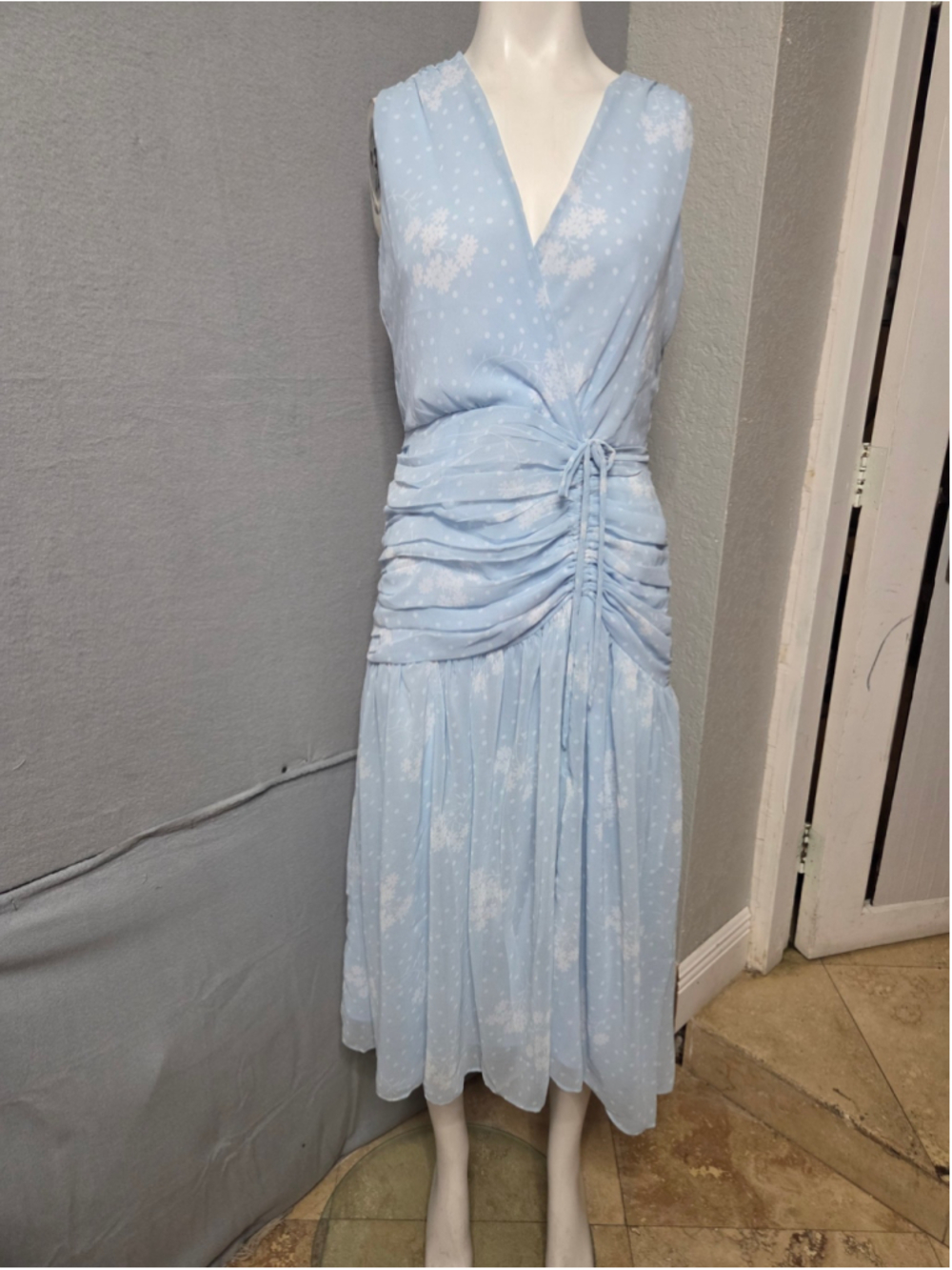Women's ann taylor Floral Midi Dress Size 2 Blue and White p2p 18 in